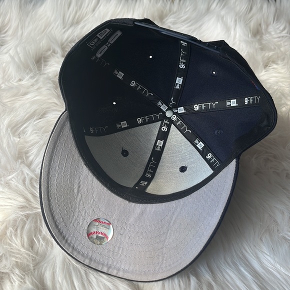 Hat - Picture 2 of 3